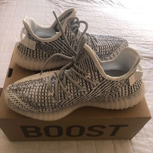 Yeezy Boost 350 v2 Static